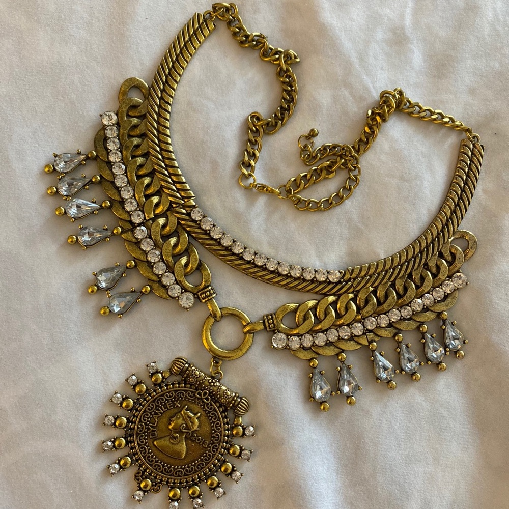 - Dylanlex inspired vintage necklace